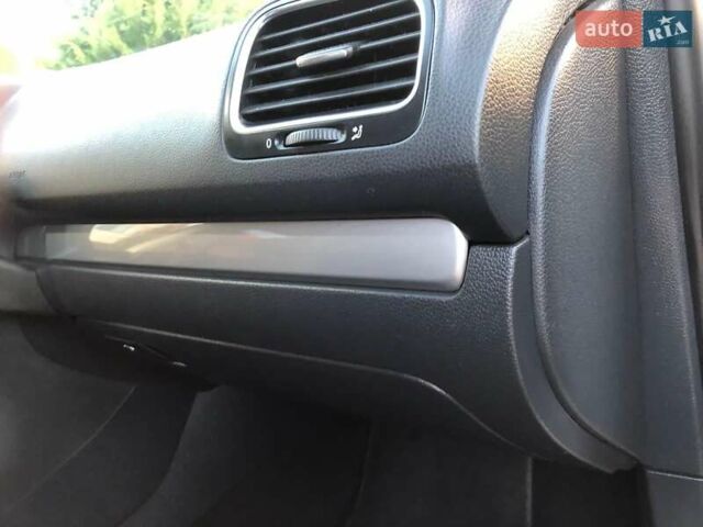 Белый Фольксваген Гольф, объемом двигателя 1.6 л и пробегом 290 тыс. км за 8200 $, фото 5 на Automoto.ua