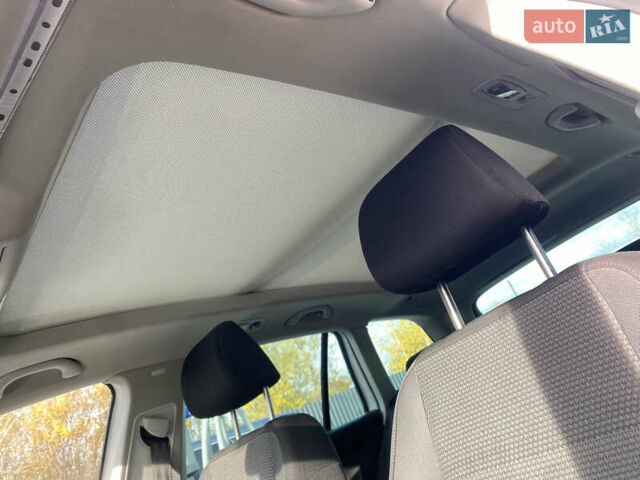 Білий Фольксваген Гольф, об'ємом двигуна 1.6 л та пробігом 235 тис. км за 9100 $, фото 32 на Automoto.ua