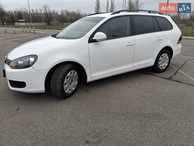 Белый Фольксваген Гольф, объемом двигателя 1.6 л и пробегом 292 тыс. км за 6800 $, фото 4 на Automoto.ua