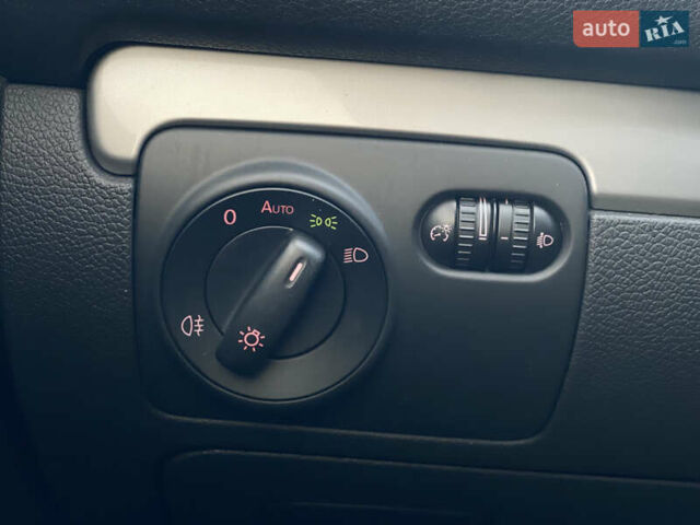 Белый Фольксваген Гольф, объемом двигателя 1.6 л и пробегом 220 тыс. км за 7099 $, фото 34 на Automoto.ua