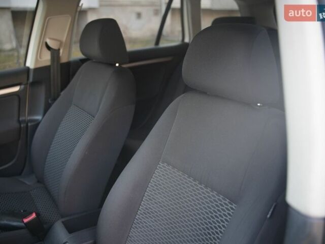 Белый Фольксваген Гольф, объемом двигателя 1.2 л и пробегом 217 тыс. км за 6300 $, фото 12 на Automoto.ua