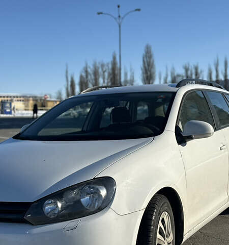 Белый Фольксваген Гольф, объемом двигателя 1.6 л и пробегом 286 тыс. км за 6500 $, фото 12 на Automoto.ua