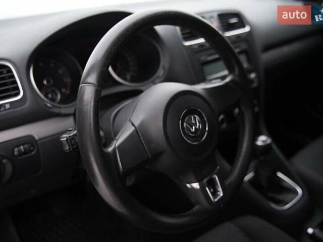 Белый Фольксваген Гольф, объемом двигателя 1.2 л и пробегом 217 тыс. км за 6800 $, фото 9 на Automoto.ua