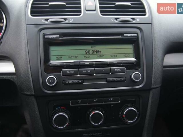 Белый Фольксваген Гольф, объемом двигателя 1.2 л и пробегом 217 тыс. км за 6800 $, фото 10 на Automoto.ua