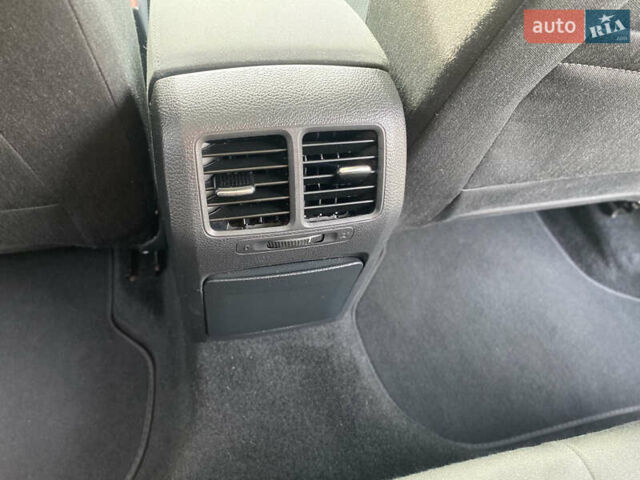 Білий Фольксваген Гольф, об'ємом двигуна 1.6 л та пробігом 235 тис. км за 9100 $, фото 37 на Automoto.ua