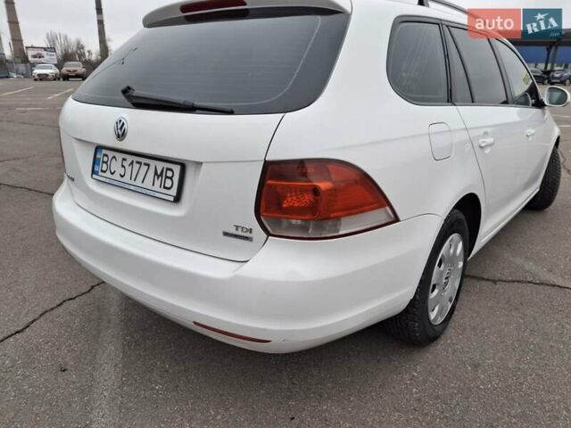 Белый Фольксваген Гольф, объемом двигателя 1.6 л и пробегом 292 тыс. км за 6800 $, фото 10 на Automoto.ua