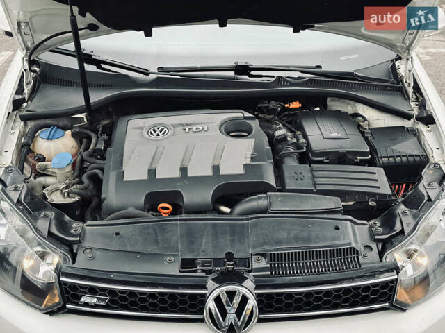 Белый Фольксваген Гольф, объемом двигателя 1.6 л и пробегом 263 тыс. км за 7999 $, фото 51 на Automoto.ua