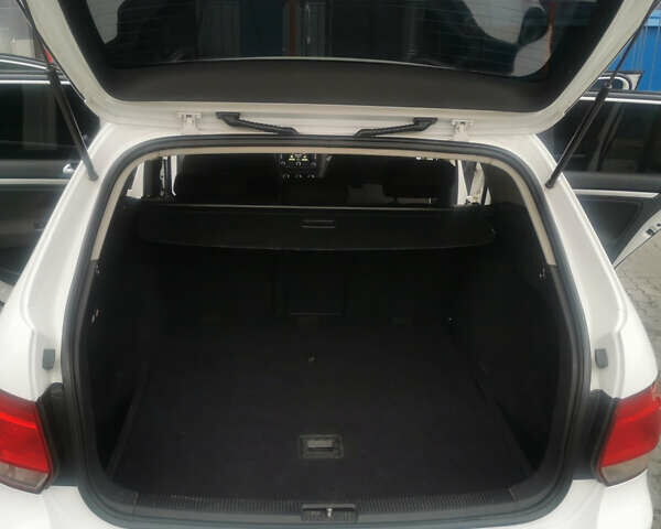 Белый Фольксваген Гольф, объемом двигателя 1.6 л и пробегом 285 тыс. км за 8100 $, фото 33 на Automoto.ua