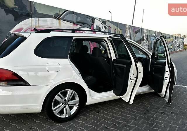 Білий Фольксваген Гольф, об'ємом двигуна 1.6 л та пробігом 288 тис. км за 9500 $, фото 3 на Automoto.ua