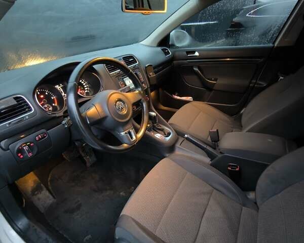 Белый Фольксваген Гольф, объемом двигателя 1.97 л и пробегом 320 тыс. км за 9000 $, фото 12 на Automoto.ua