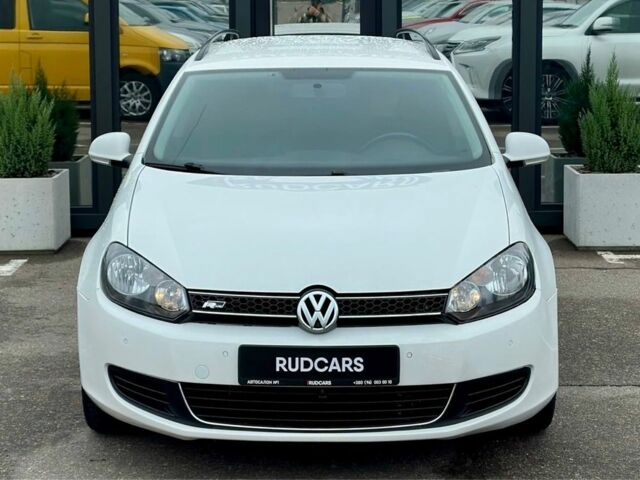 Білий Фольксваген Гольф, об'ємом двигуна 1.6 л та пробігом 263 тис. км за 7999 $, фото 1 на Automoto.ua