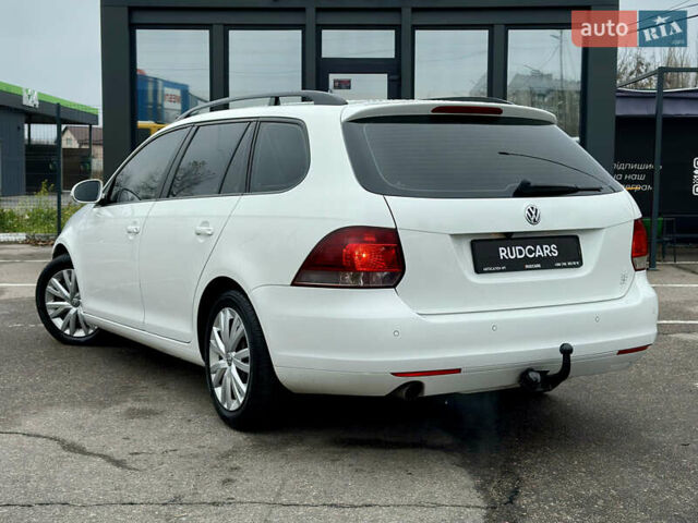 Белый Фольксваген Гольф, объемом двигателя 1.6 л и пробегом 263 тыс. км за 7999 $, фото 3 на Automoto.ua