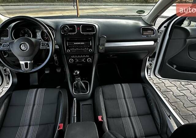 Білий Фольксваген Гольф, об'ємом двигуна 1.6 л та пробігом 288 тис. км за 9500 $, фото 22 на Automoto.ua