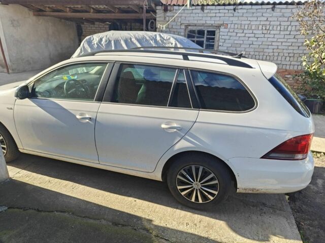 Белый Фольксваген Гольф, объемом двигателя 1.6 л и пробегом 186 тыс. км за 9800 $, фото 1 на Automoto.ua