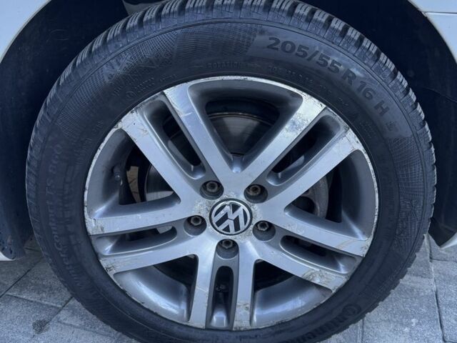 Белый Фольксваген Гольф, объемом двигателя 1.4 л и пробегом 130 тыс. км за 7800 $, фото 17 на Automoto.ua