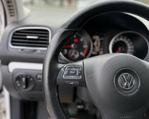 Белый Фольксваген Гольф, объемом двигателя 1.6 л и пробегом 256 тыс. км за 7150 $, фото 16 на Automoto.ua