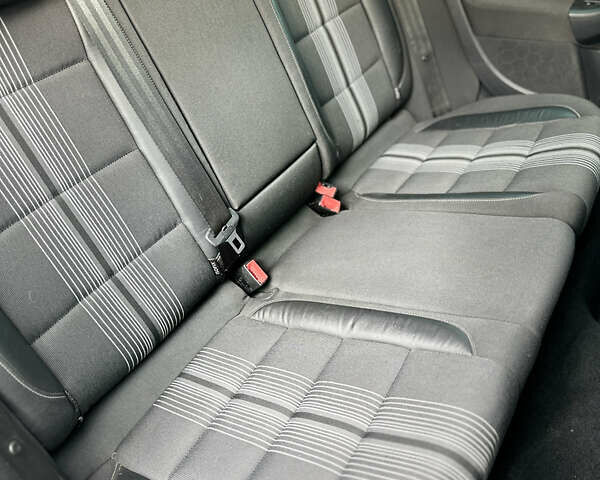 Білий Фольксваген Гольф, об'ємом двигуна 1.6 л та пробігом 215 тис. км за 8600 $, фото 34 на Automoto.ua