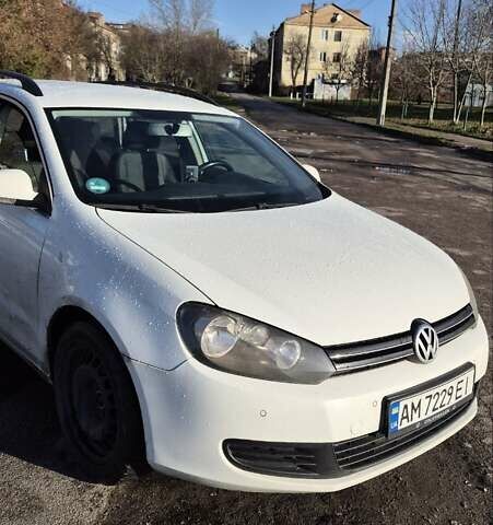 Білий Фольксваген Гольф, об'ємом двигуна 1.6 л та пробігом 297 тис. км за 7200 $, фото 9 на Automoto.ua