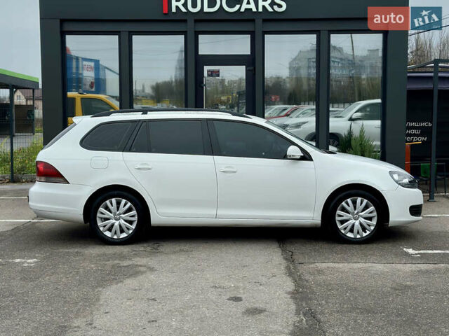 Белый Фольксваген Гольф, объемом двигателя 1.6 л и пробегом 263 тыс. км за 7999 $, фото 5 на Automoto.ua