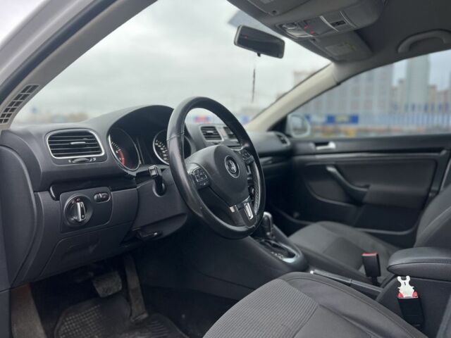 Білий Фольксваген Гольф, об'ємом двигуна 2.5 л та пробігом 258 тис. км за 6800 $, фото 15 на Automoto.ua