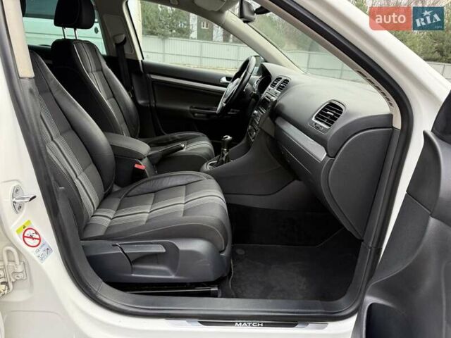 Белый Фольксваген Гольф, объемом двигателя 1.6 л и пробегом 256 тыс. км за 7150 $, фото 11 на Automoto.ua