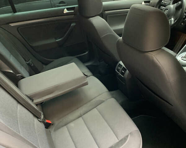 Белый Фольксваген Гольф, объемом двигателя 1.6 л и пробегом 248 тыс. км за 8499 $, фото 8 на Automoto.ua