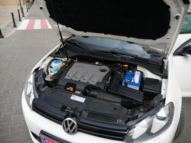 Білий Фольксваген Гольф, об'ємом двигуна 2 л та пробігом 253 тис. км за 9500 $, фото 7 на Automoto.ua