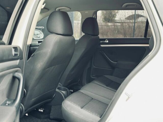 Білий Фольксваген Гольф, об'ємом двигуна 1.6 л та пробігом 263 тис. км за 7999 $, фото 14 на Automoto.ua