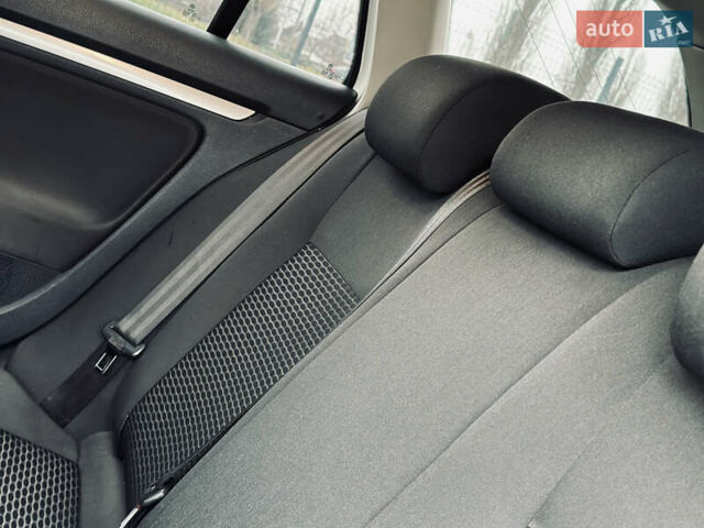 Белый Фольксваген Гольф, объемом двигателя 1.6 л и пробегом 263 тыс. км за 7999 $, фото 13 на Automoto.ua