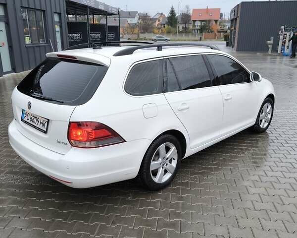 Белый Фольксваген Гольф, объемом двигателя 1.97 л и пробегом 320 тыс. км за 9000 $, фото 1 на Automoto.ua