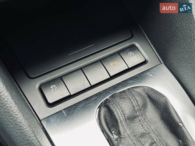 Белый Фольксваген Гольф, объемом двигателя 1.6 л и пробегом 263 тыс. км за 7999 $, фото 44 на Automoto.ua