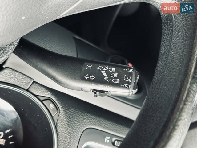 Белый Фольксваген Гольф, объемом двигателя 1.6 л и пробегом 263 тыс. км за 7999 $, фото 48 на Automoto.ua