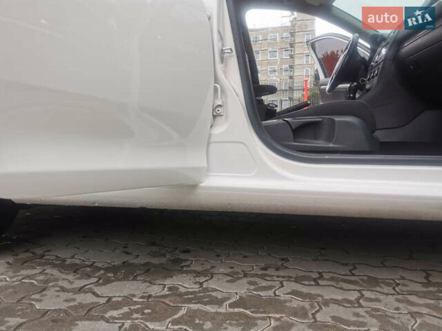 Белый Фольксваген Гольф, объемом двигателя 1.6 л и пробегом 285 тыс. км за 8100 $, фото 26 на Automoto.ua