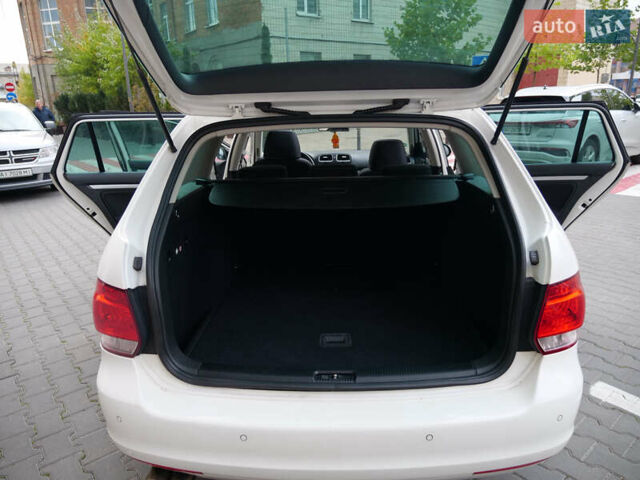 Білий Фольксваген Гольф, об'ємом двигуна 2 л та пробігом 253 тис. км за 9500 $, фото 25 на Automoto.ua