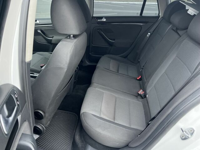 Білий Фольксваген Гольф, об'ємом двигуна 2.5 л та пробігом 258 тис. км за 6800 $, фото 11 на Automoto.ua