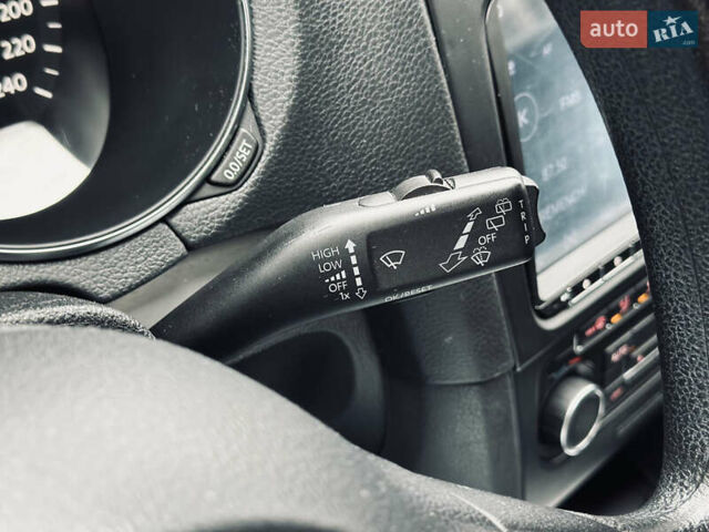 Белый Фольксваген Гольф, объемом двигателя 1.6 л и пробегом 263 тыс. км за 7999 $, фото 47 на Automoto.ua