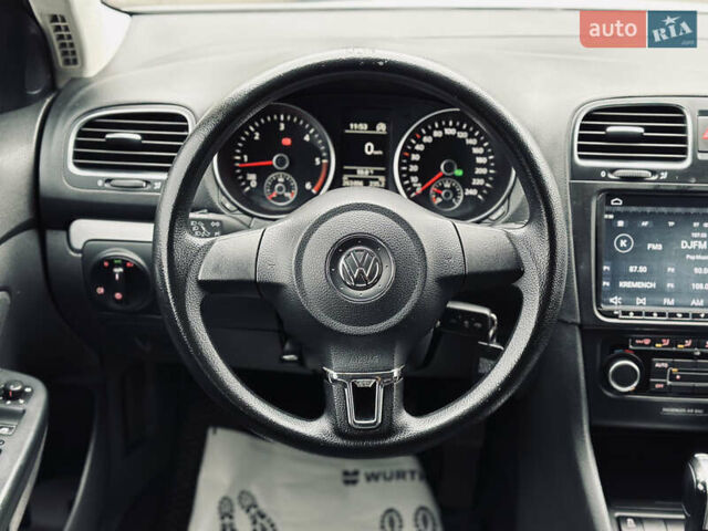 Белый Фольксваген Гольф, объемом двигателя 1.6 л и пробегом 263 тыс. км за 7999 $, фото 30 на Automoto.ua