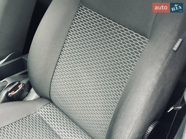 Белый Фольксваген Гольф, объемом двигателя 1.6 л и пробегом 263 тыс. км за 7999 $, фото 19 на Automoto.ua