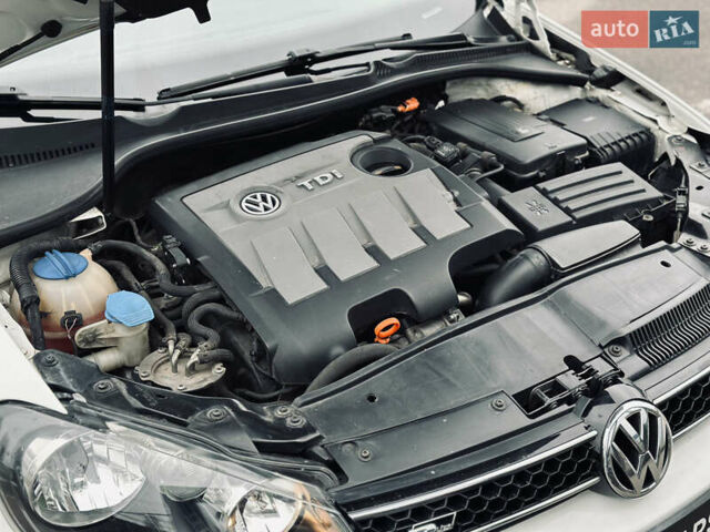 Белый Фольксваген Гольф, объемом двигателя 1.6 л и пробегом 263 тыс. км за 7999 $, фото 52 на Automoto.ua