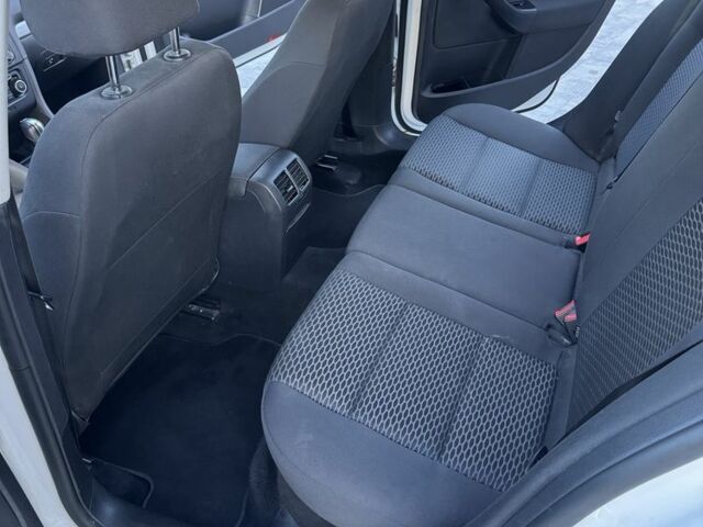 Белый Фольксваген Гольф, объемом двигателя 1.4 л и пробегом 130 тыс. км за 7800 $, фото 13 на Automoto.ua