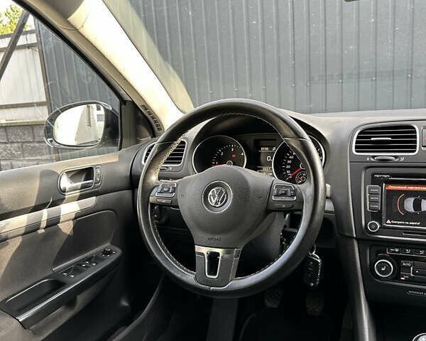 Білий Фольксваген Гольф, об'ємом двигуна 1.6 л та пробігом 215 тис. км за 8600 $, фото 25 на Automoto.ua