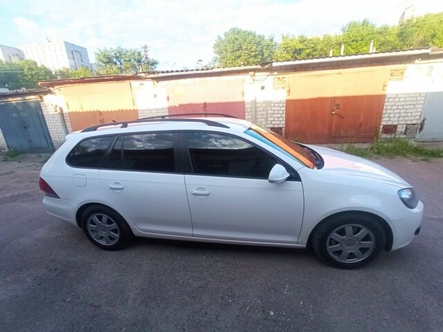 Белый Фольксваген Гольф, объемом двигателя 1.6 л и пробегом 268 тыс. км за 7000 $, фото 3 на Automoto.ua