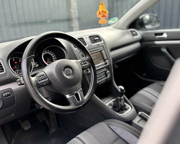 Білий Фольксваген Гольф, об'ємом двигуна 1.6 л та пробігом 215 тис. км за 8600 $, фото 31 на Automoto.ua