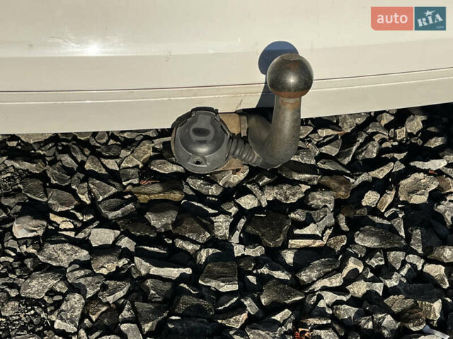 Белый Фольксваген Гольф, объемом двигателя 1.6 л и пробегом 327 тыс. км за 7800 $, фото 23 на Automoto.ua