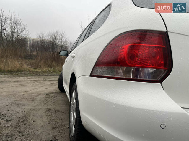 Белый Фольксваген Гольф, объемом двигателя 1.6 л и пробегом 314 тыс. км за 7900 $, фото 7 на Automoto.ua