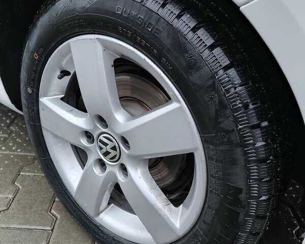 Белый Фольксваген Гольф, объемом двигателя 1.97 л и пробегом 320 тыс. км за 9000 $, фото 6 на Automoto.ua