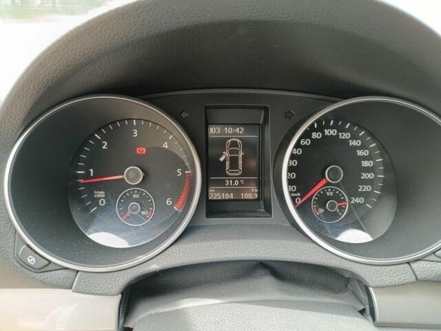 Білий Фольксваген Гольф, об'ємом двигуна 1.6 л та пробігом 227 тис. км за 7000 $, фото 4 на Automoto.ua