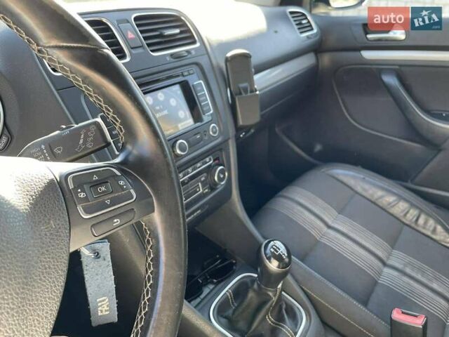 Білий Фольксваген Гольф, об'ємом двигуна 1.6 л та пробігом 250 тис. км за 7200 $, фото 15 на Automoto.ua