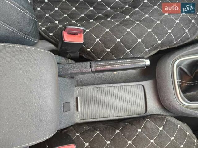 Фольксваген Гольф 2012 у Вознесенске на Automoto.ua Білий Фольксваген Гольф, об'ємом двигуна 1.6 л та пробігом 186 тис. км за 9800 $, фото 15 на Automoto.ua