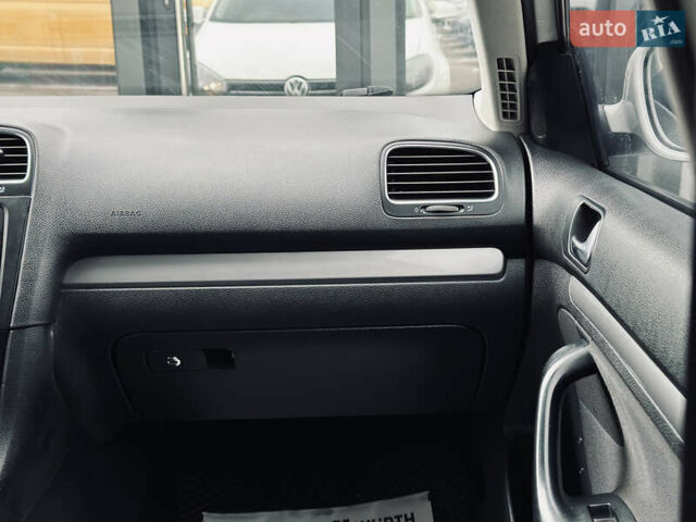 Белый Фольксваген Гольф, объемом двигателя 1.6 л и пробегом 263 тыс. км за 7999 $, фото 38 на Automoto.ua